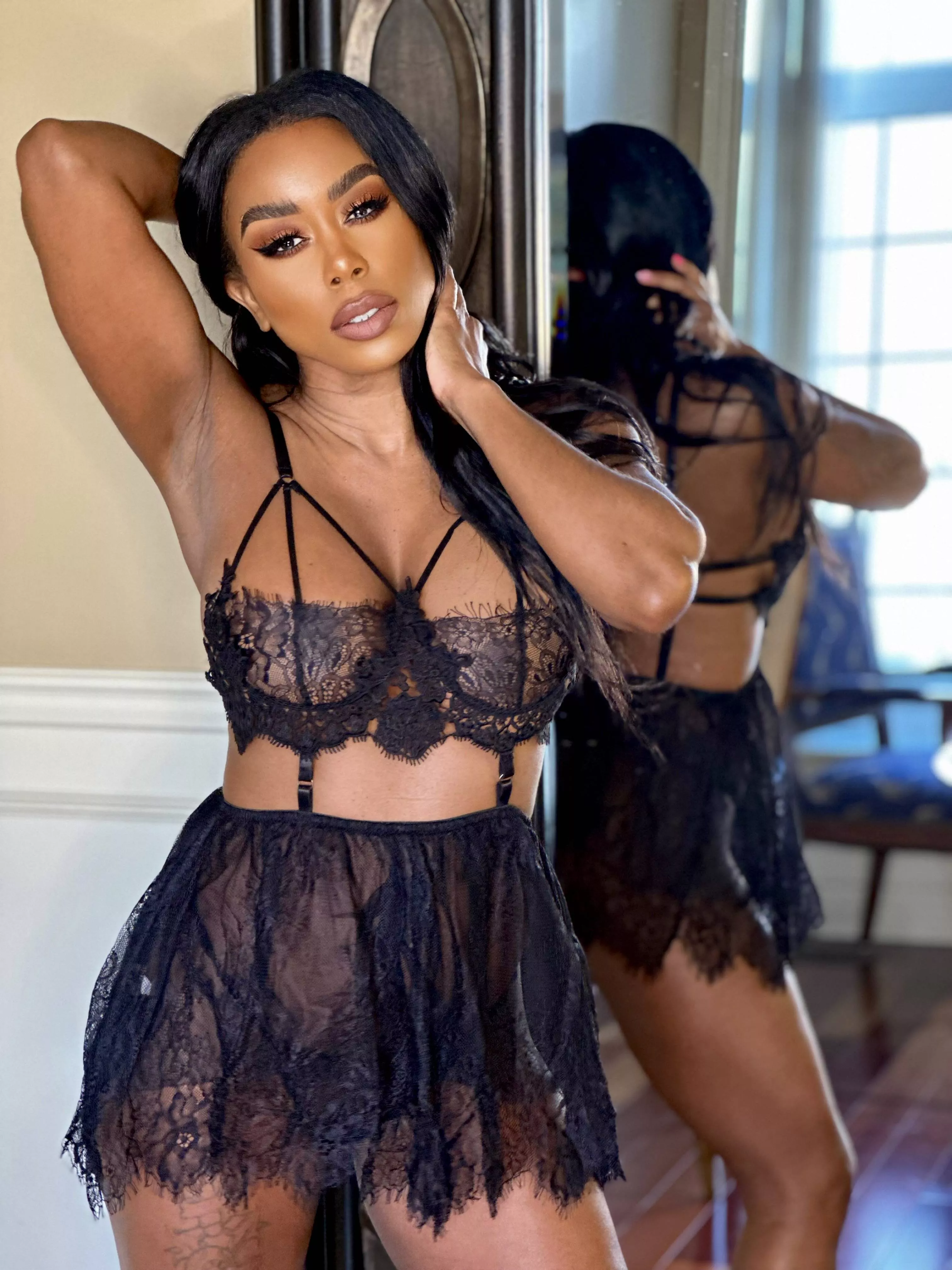 My body is a work of art, come admire it with me