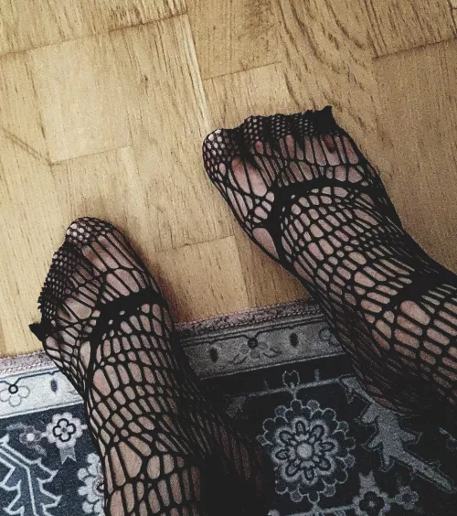 My german fishnet feet <3