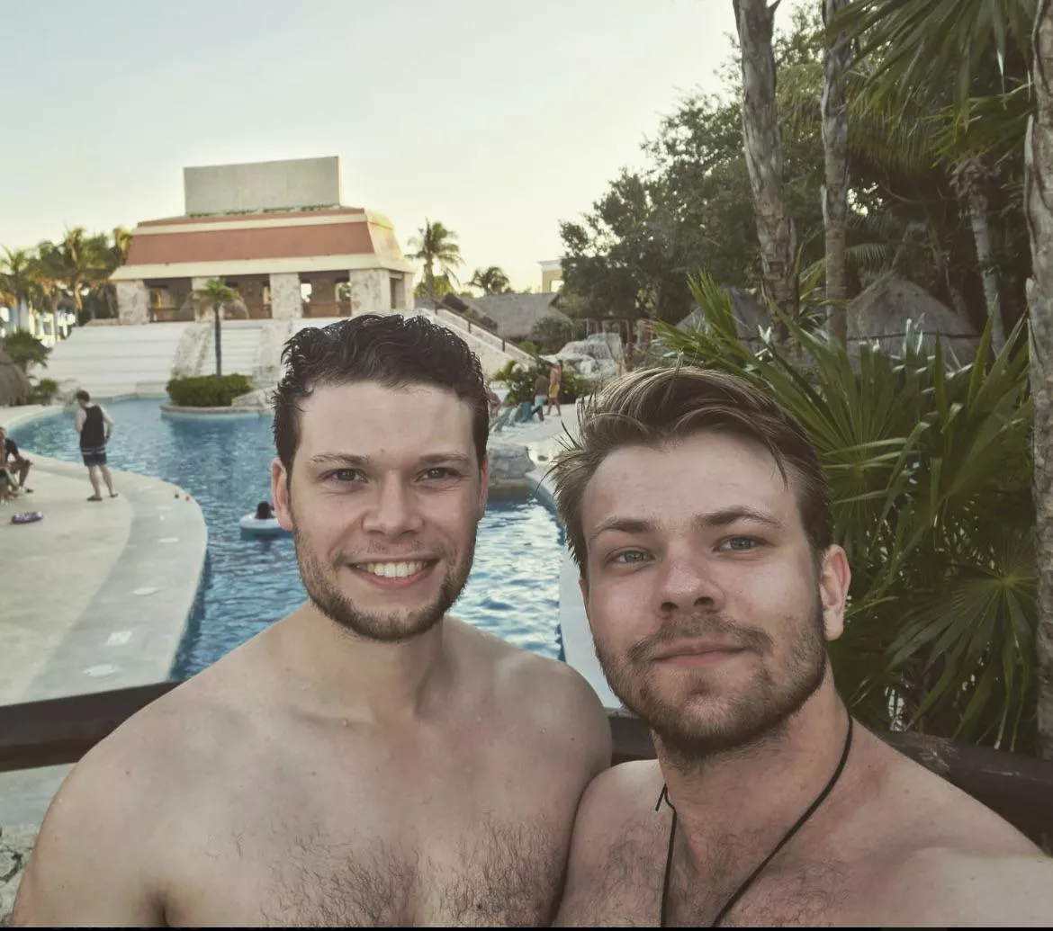 Not taken today, but I thought the sunset captured the Valentine’s spirit. So in love ❤️ 🏳️‍🌈