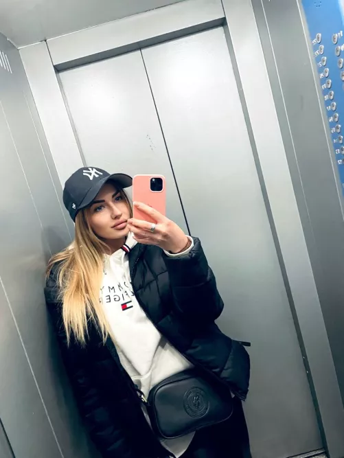 React if I can send you nudes