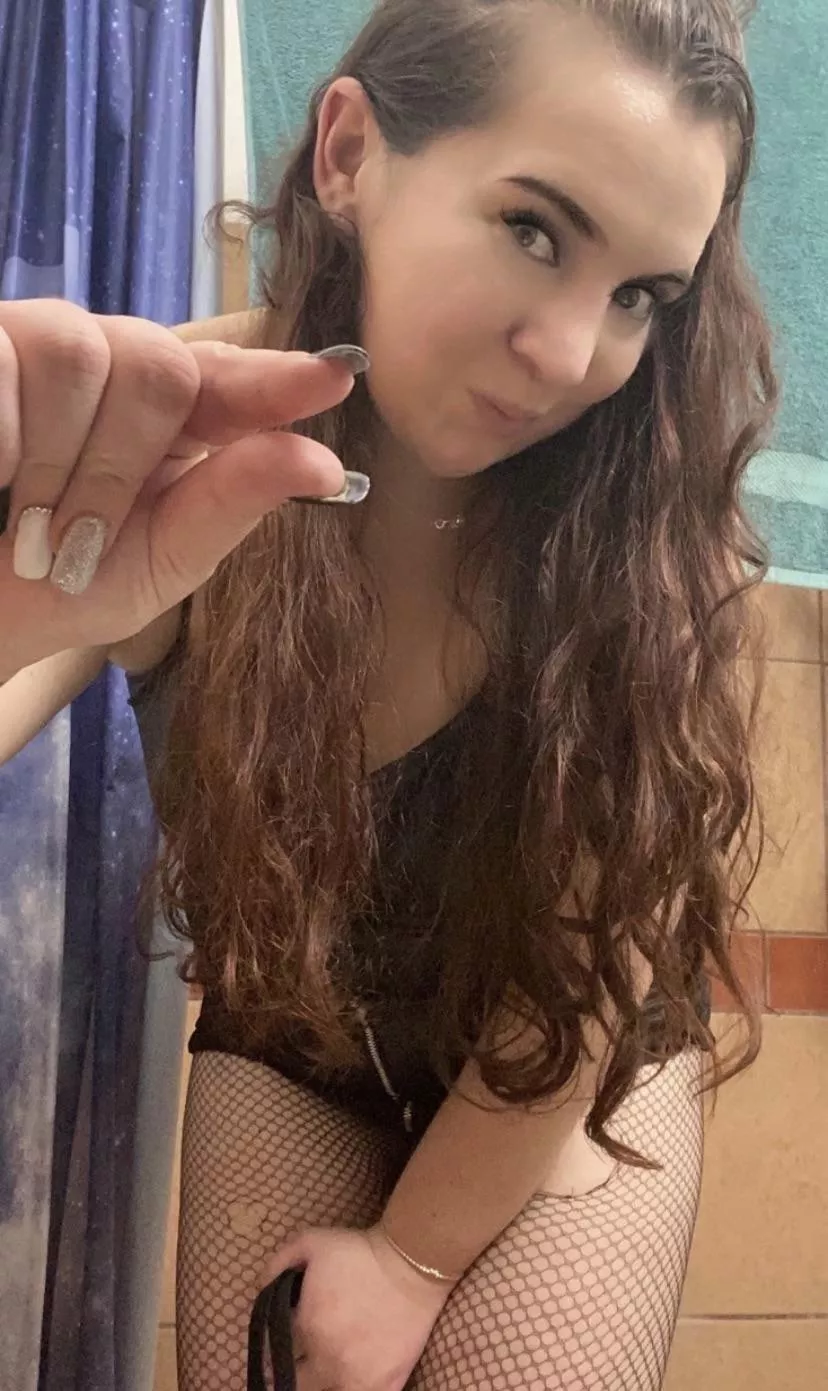 [selling] BLOWOUT SALES !!! Fetish friendly & happily provide all domme kinks … (SPH, CBT, CEI, JOI, BLACKMAIL). also sexting, GFE, customs, premades, cockrates, live vids& so much more. DM me for details