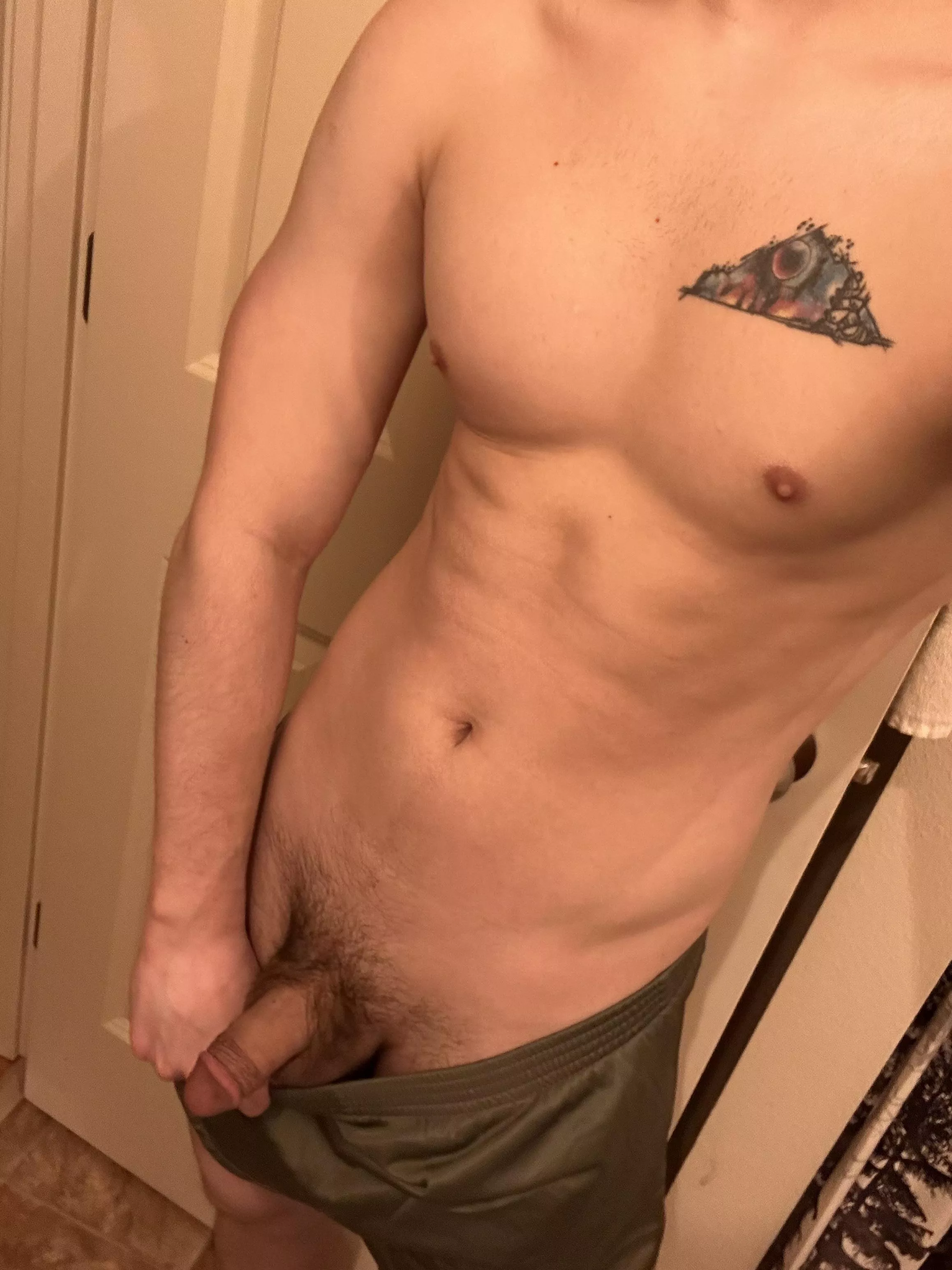 Slight chub after a good workout who should I send this to😘 (23)