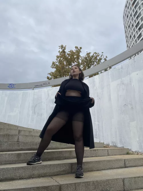 Wanna see this set on the first date?