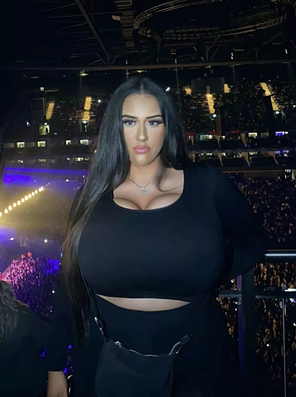 We still see those huge thangs lol