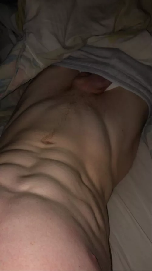 18 from Sweden looking for hot Fit dudes, hmu with Face @shoomo_1