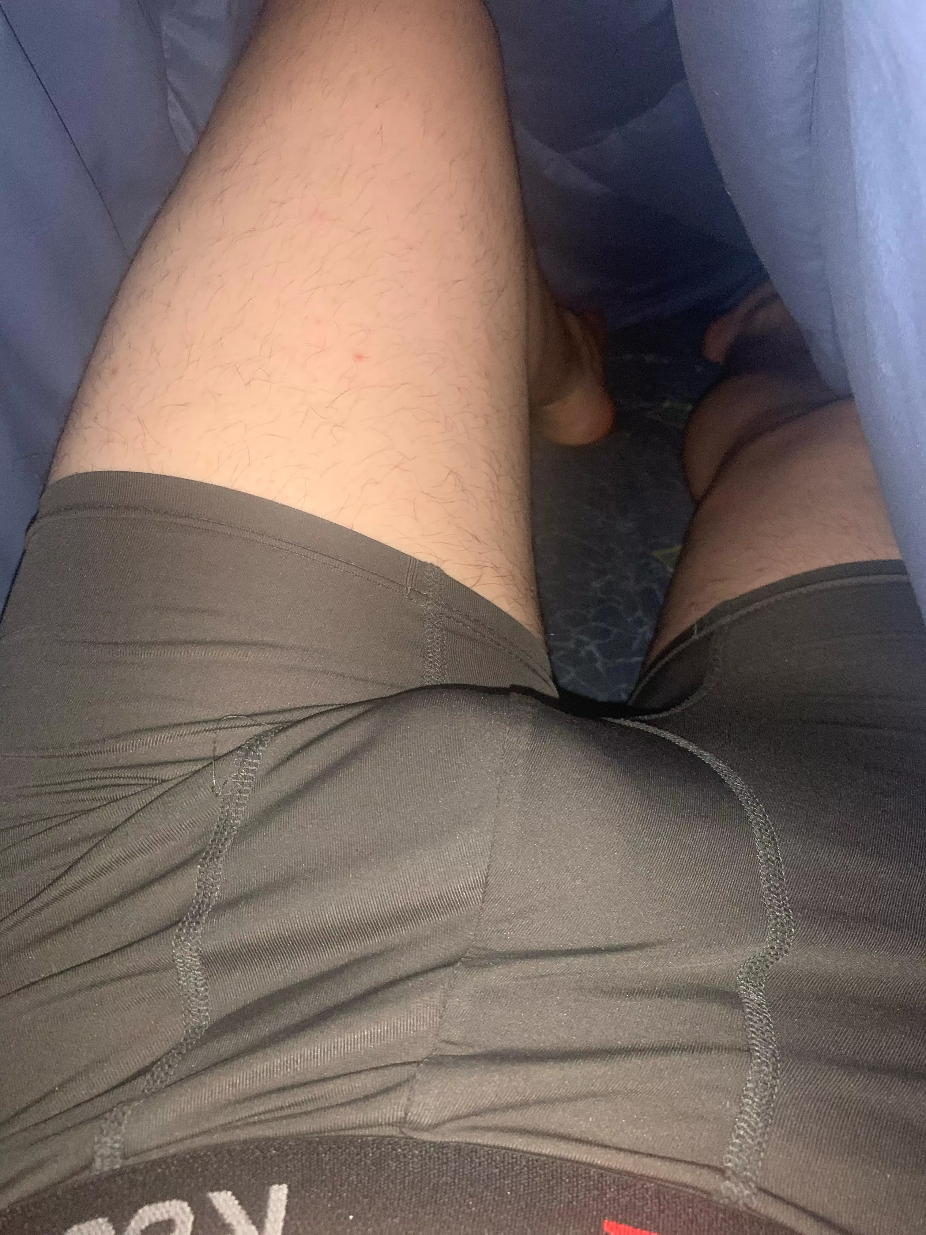 18 m chilling in bed before school tomorrow and I want someone to explore my body hmu at mattgraw21