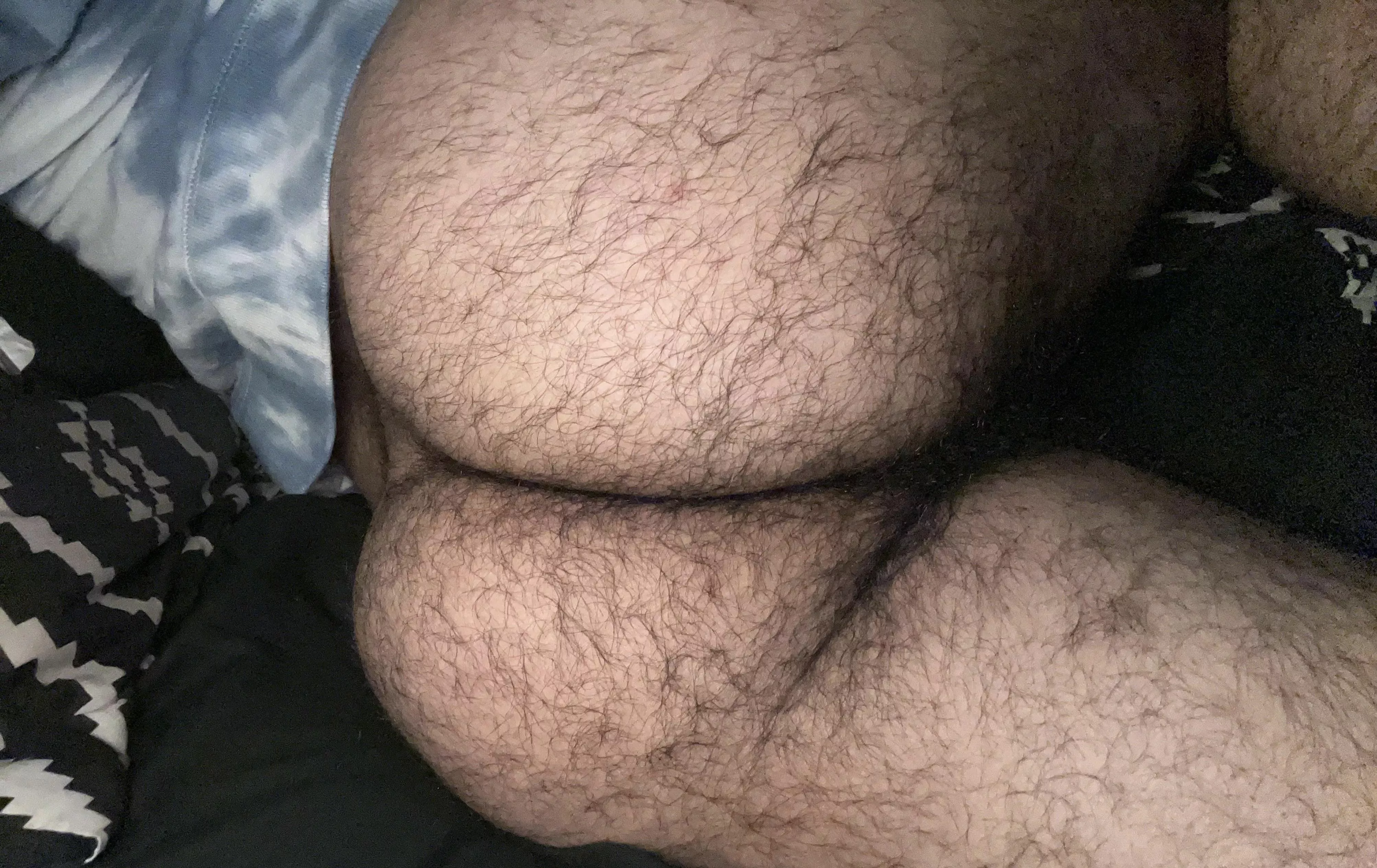19 Arab bottom, looking for a fit man. Snap:matt_alex2023 I like feet, armpits, hairy people , hairy dicks and assholes. A musk like a smell of sweat that I can just keep sniffing