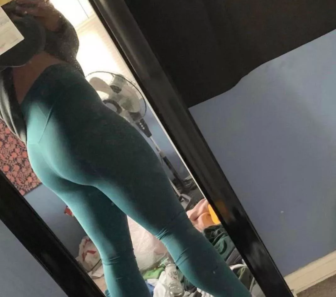 19 femboy for bbc sc: barney371