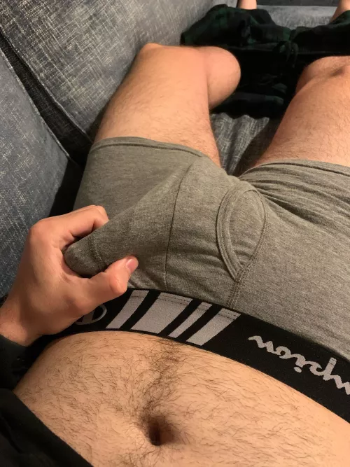 26 single and ready to mingle on Valentine’s Day 😘