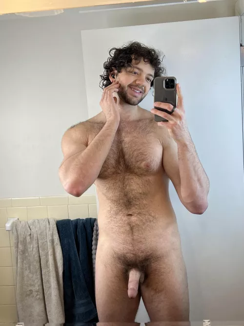 6’8 otter, anyone want to clean me up 🥰❤️