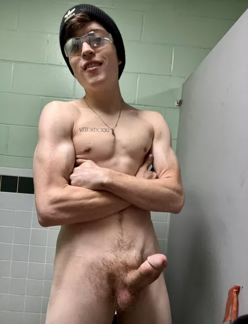 A nice clean cut, for shiny slobbery sucking