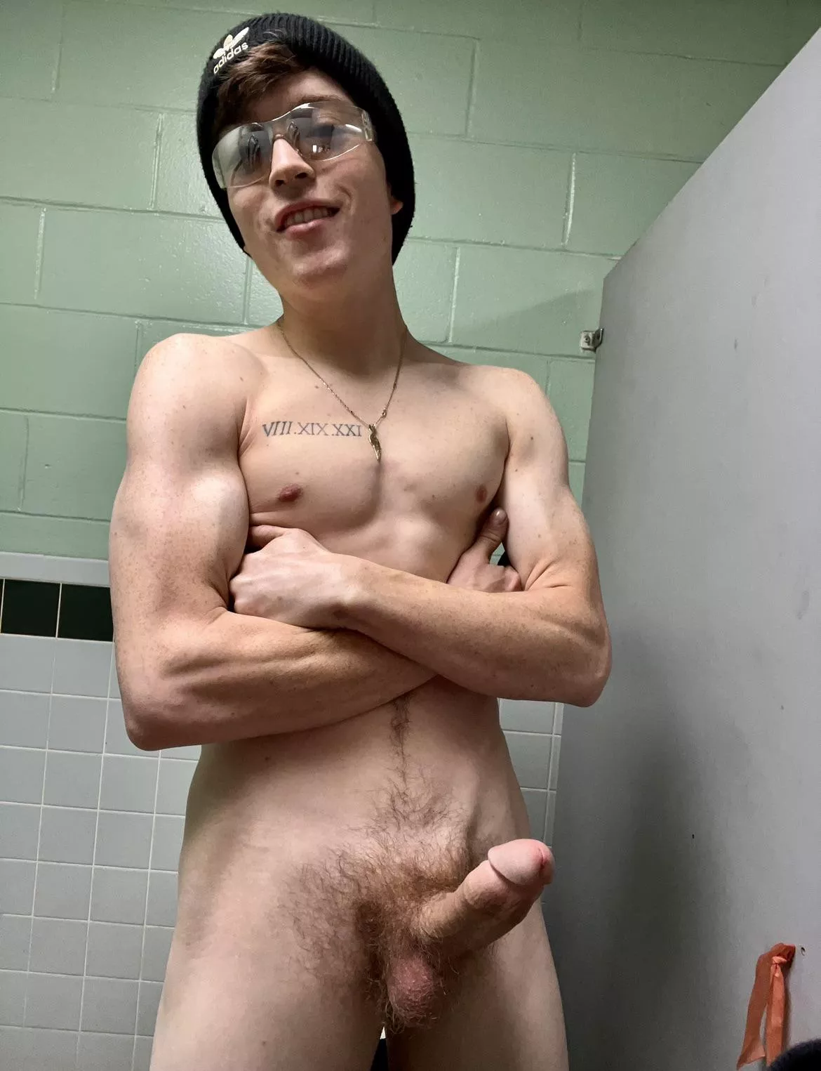 A nice clean cut, for shiny slobbery sucking