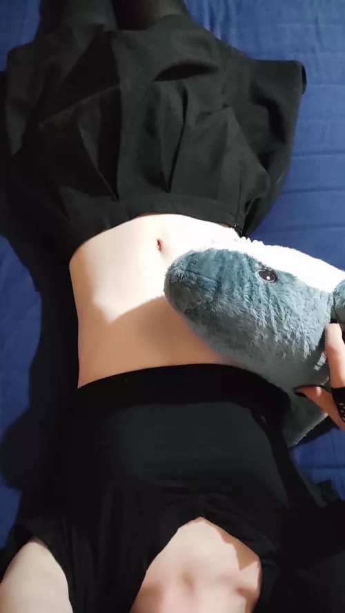 Another year another lonely valentine's day, anybody wanna spend it with me? 👉👈