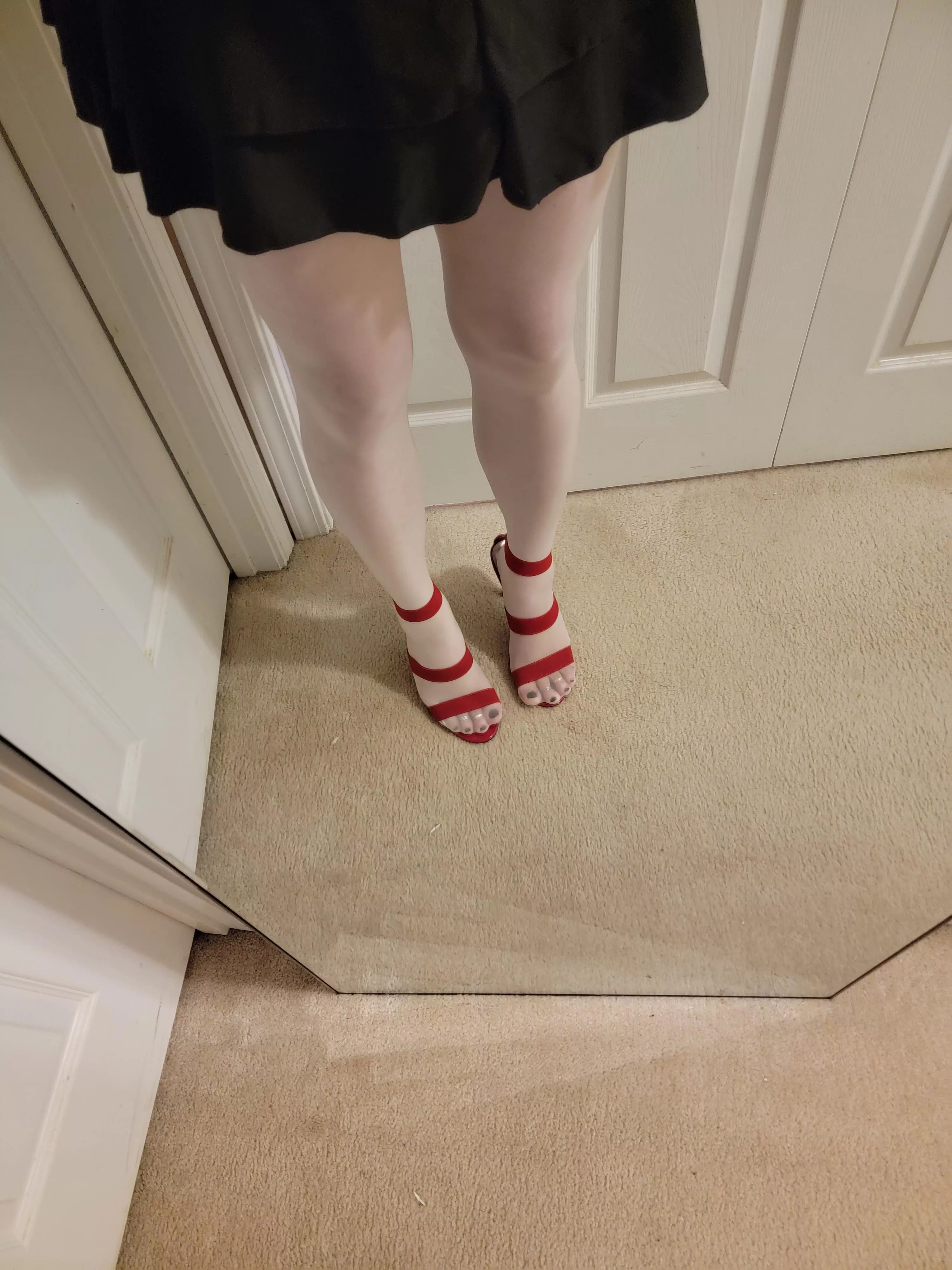 Any interest in sucking my toes tonight?