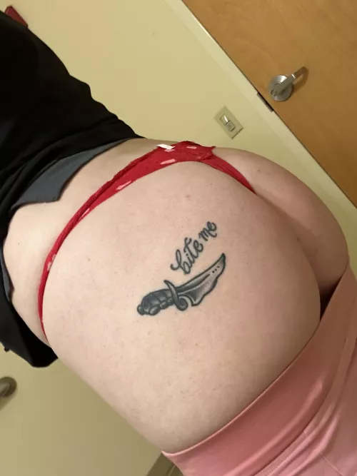 Bend me over and leave it red🍑😈