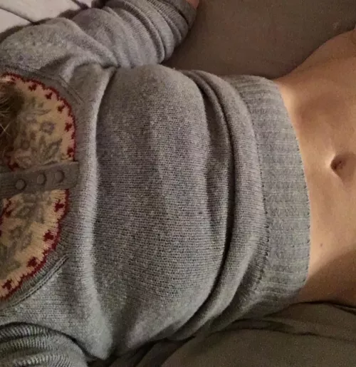 Brrrr…gonna need you to keep me warm today ❄️ [F]