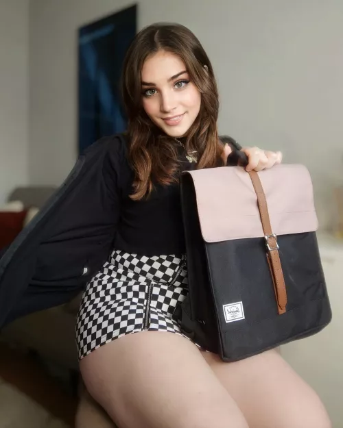 Can I travel to your door? 🥺 Tell me how you will welcome me 🤭