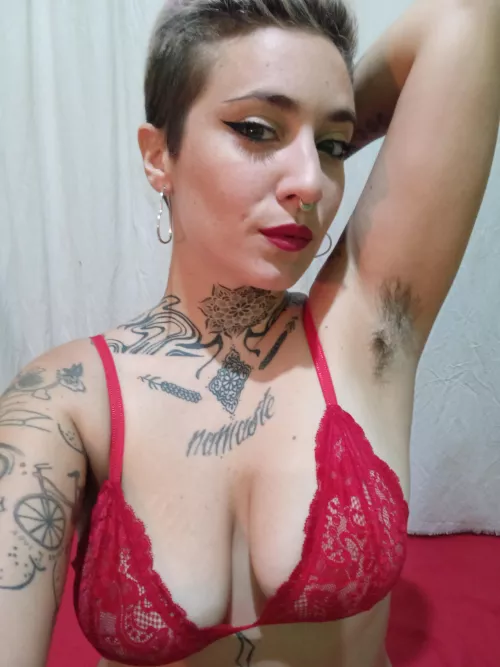 Come to see how hairy and thick I am