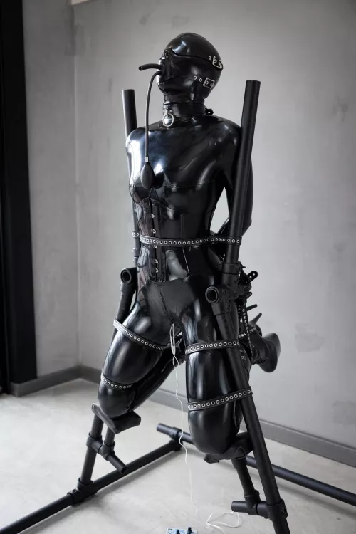 Device bondage with RiahSFX