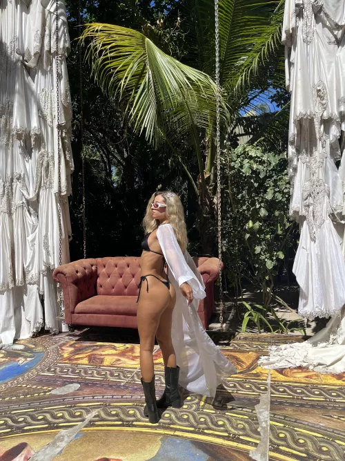 Do I look like I can Dominate men