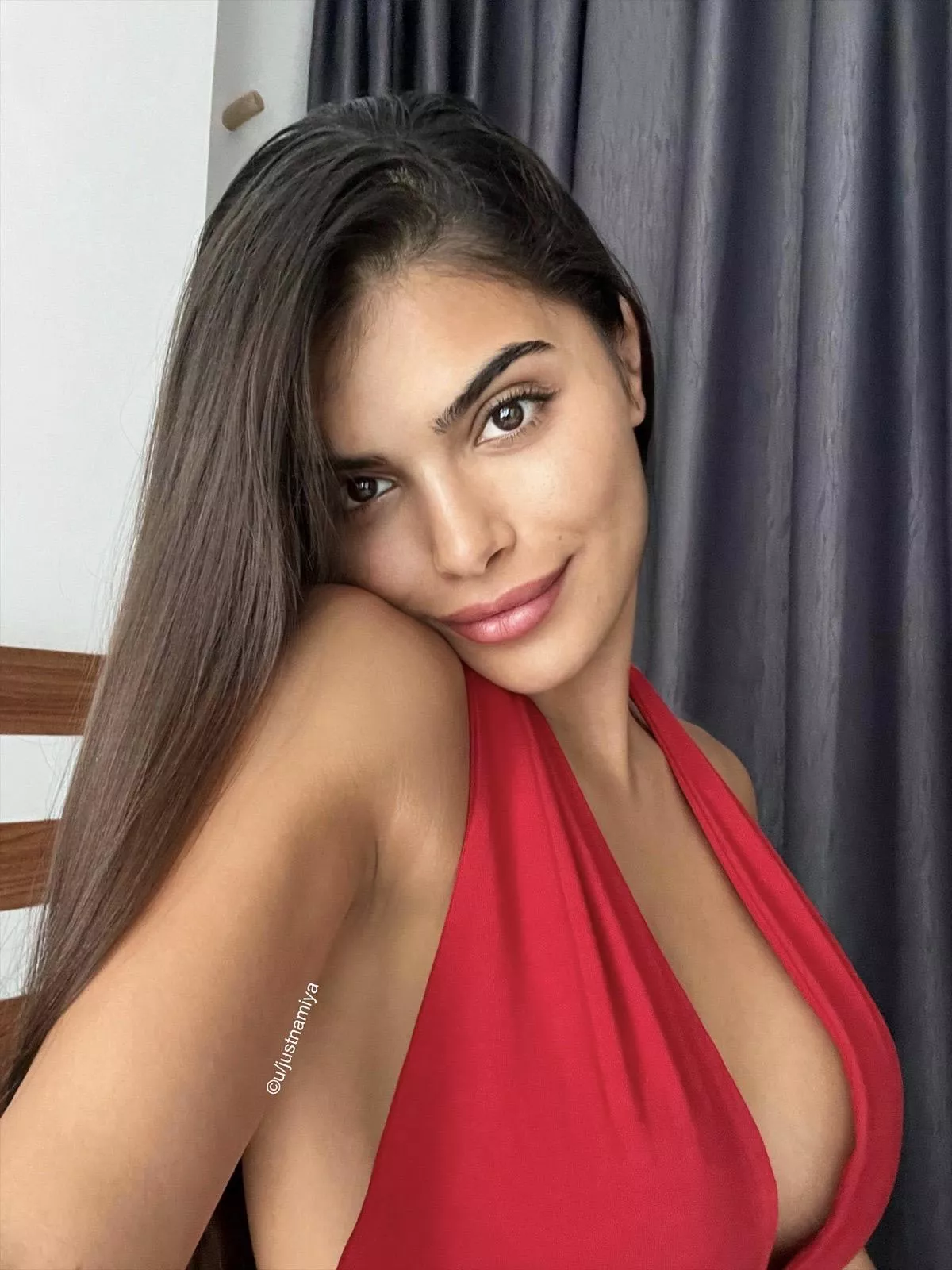 F22 ONS or wife material?