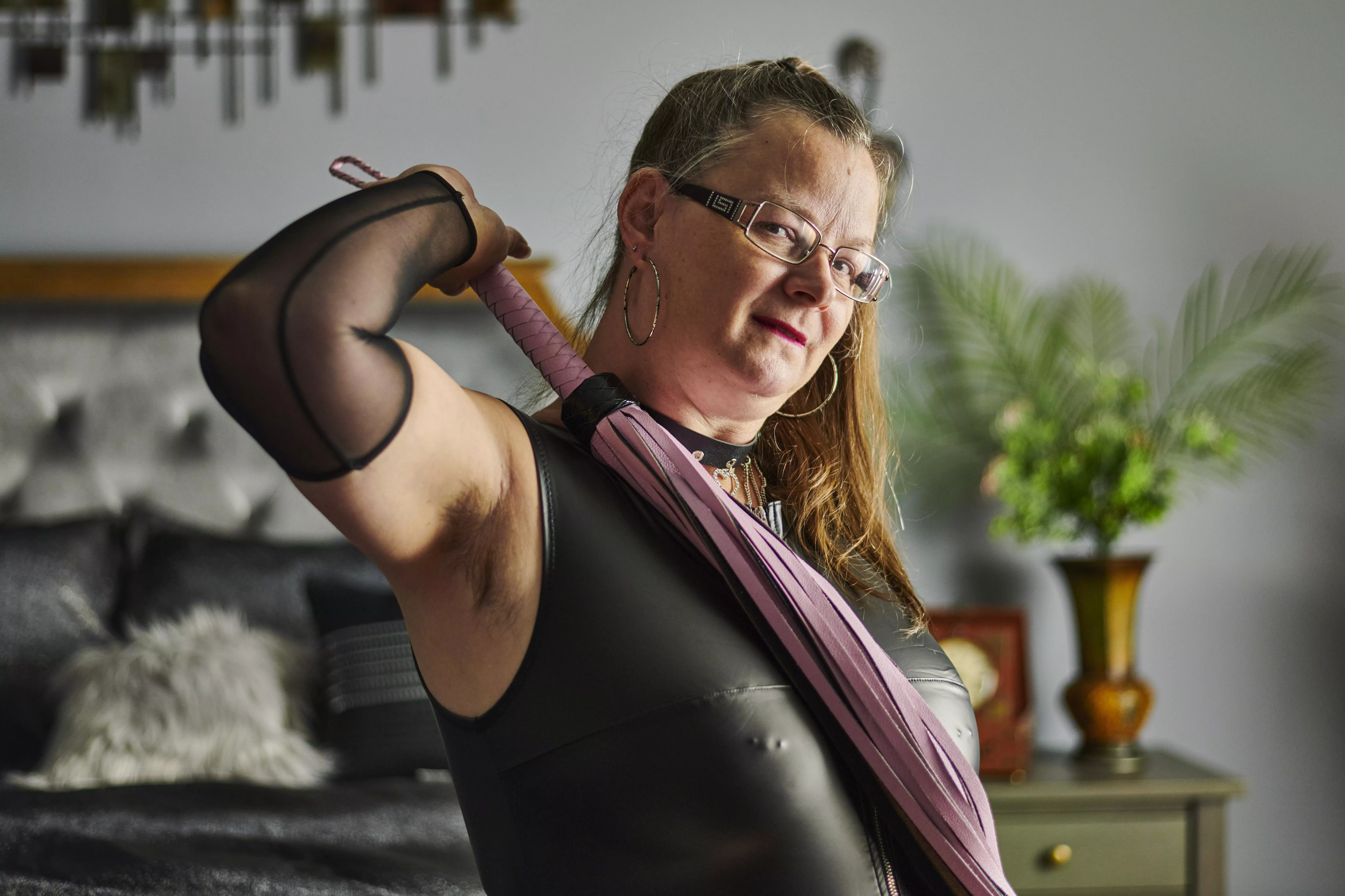 Get on your knees and give my pits the worship they deserve!