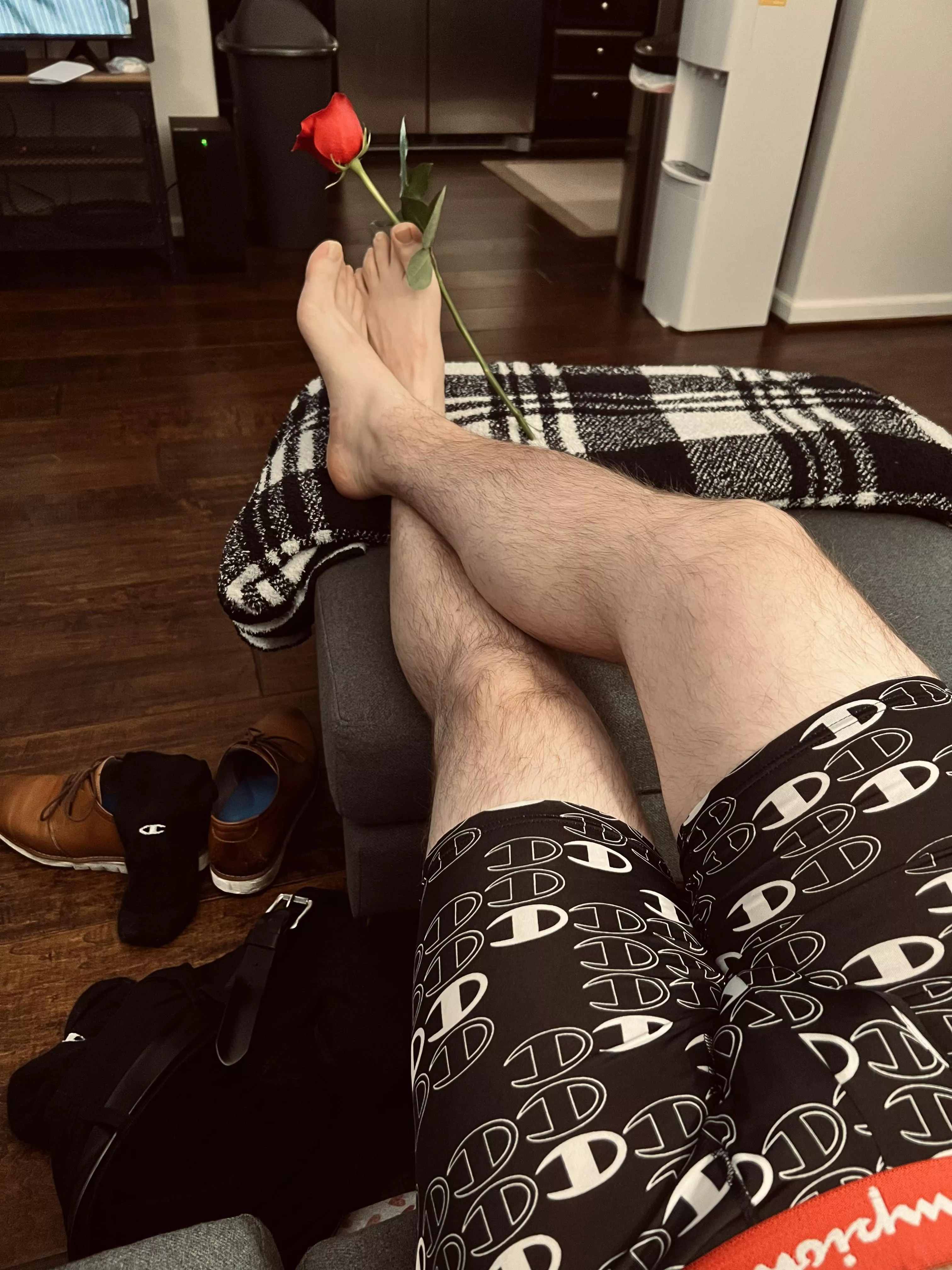 Happy Valen-toes Day 🦶🏼😏