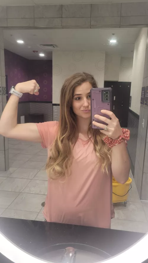 Hit those shoulder boulders today 🙈