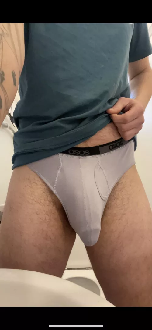 Horny at work. Help daddy cum