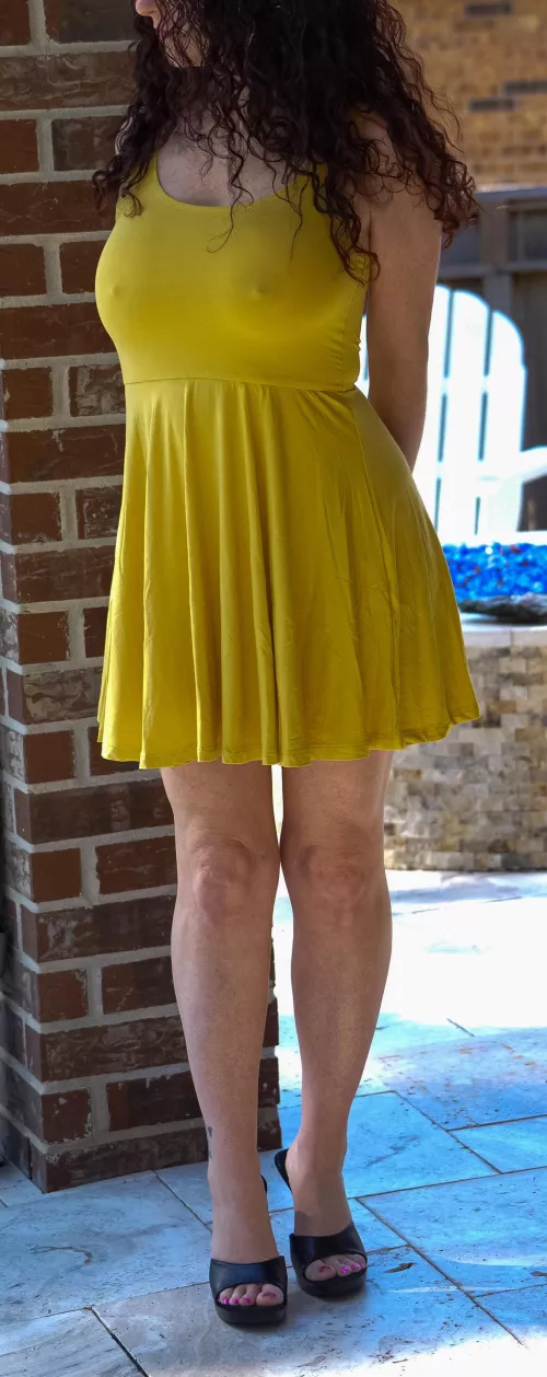 Hourglass figure and Braless