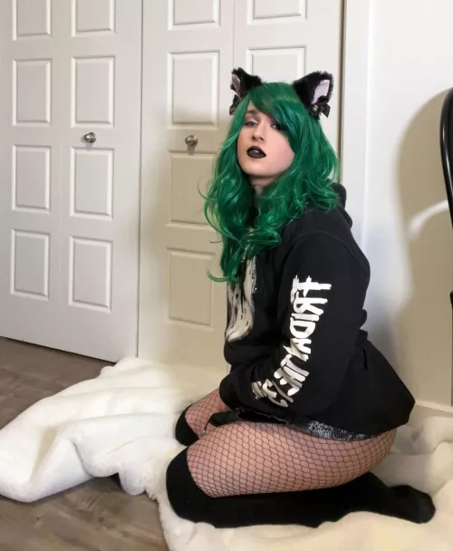 I basically wear that hoodie everyday 😅