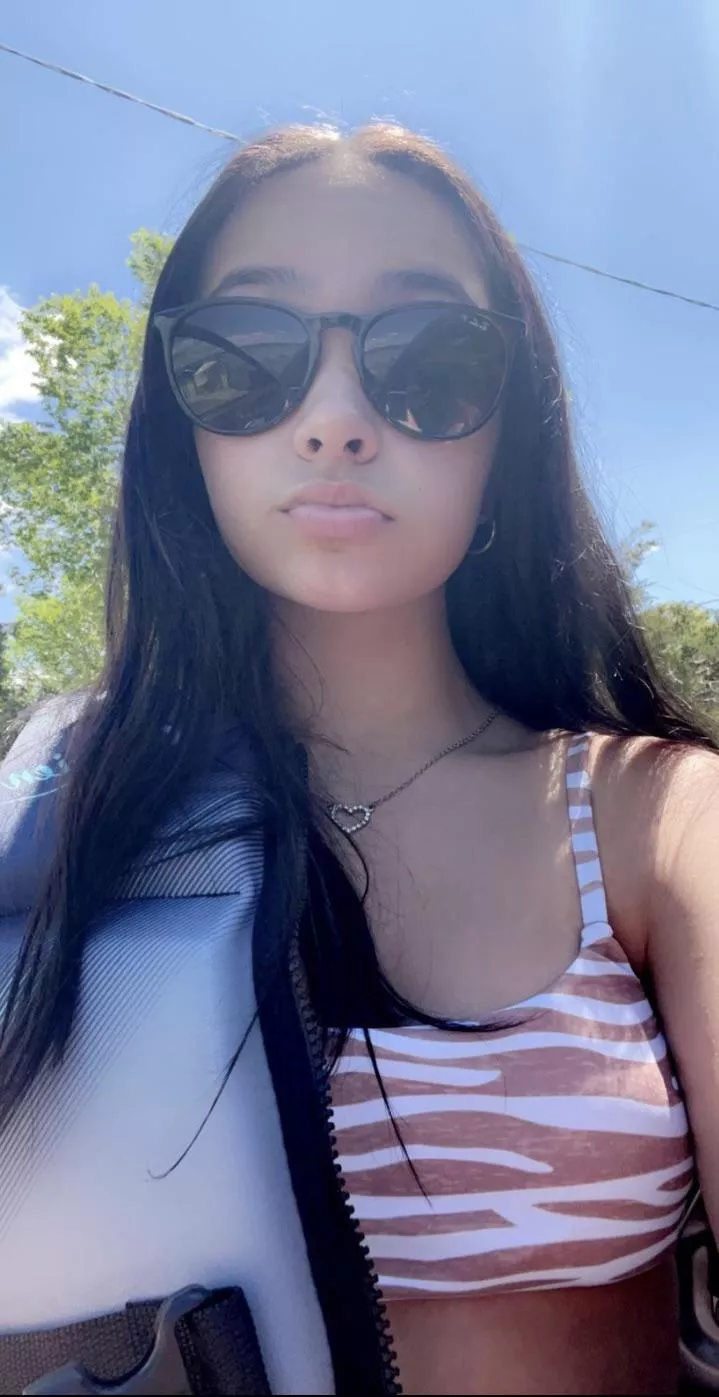 i wish a daddy would send me cock and cum tribs. i’ll be his naughty girl