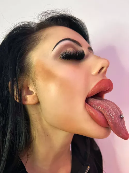 I’m obsessed with my tongue