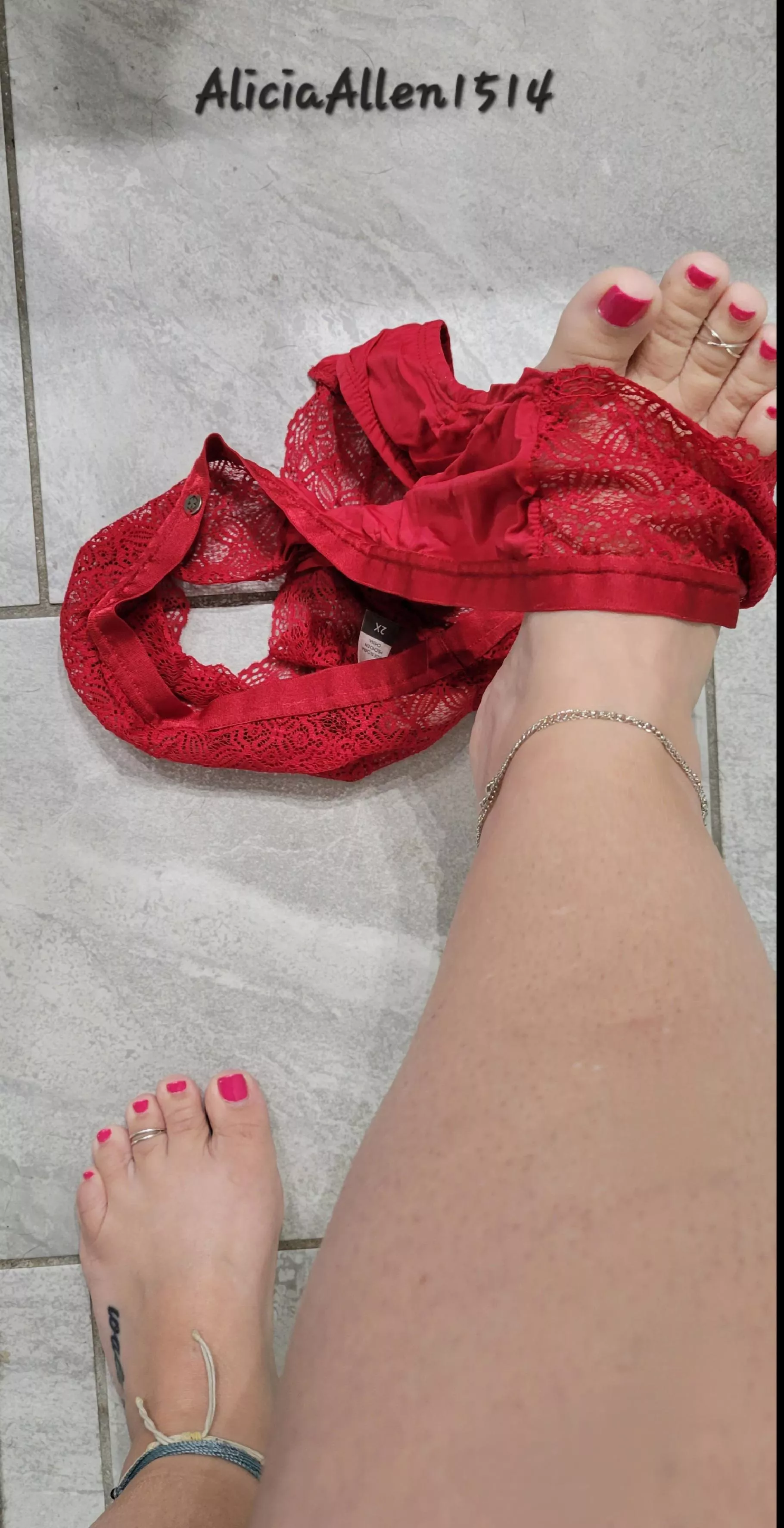 Let me just kick these off 😈❤️