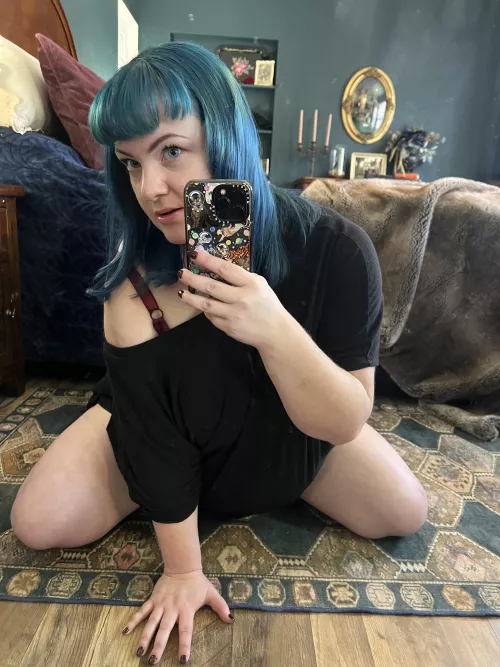 Little pre-workout mirror selfie 🤳