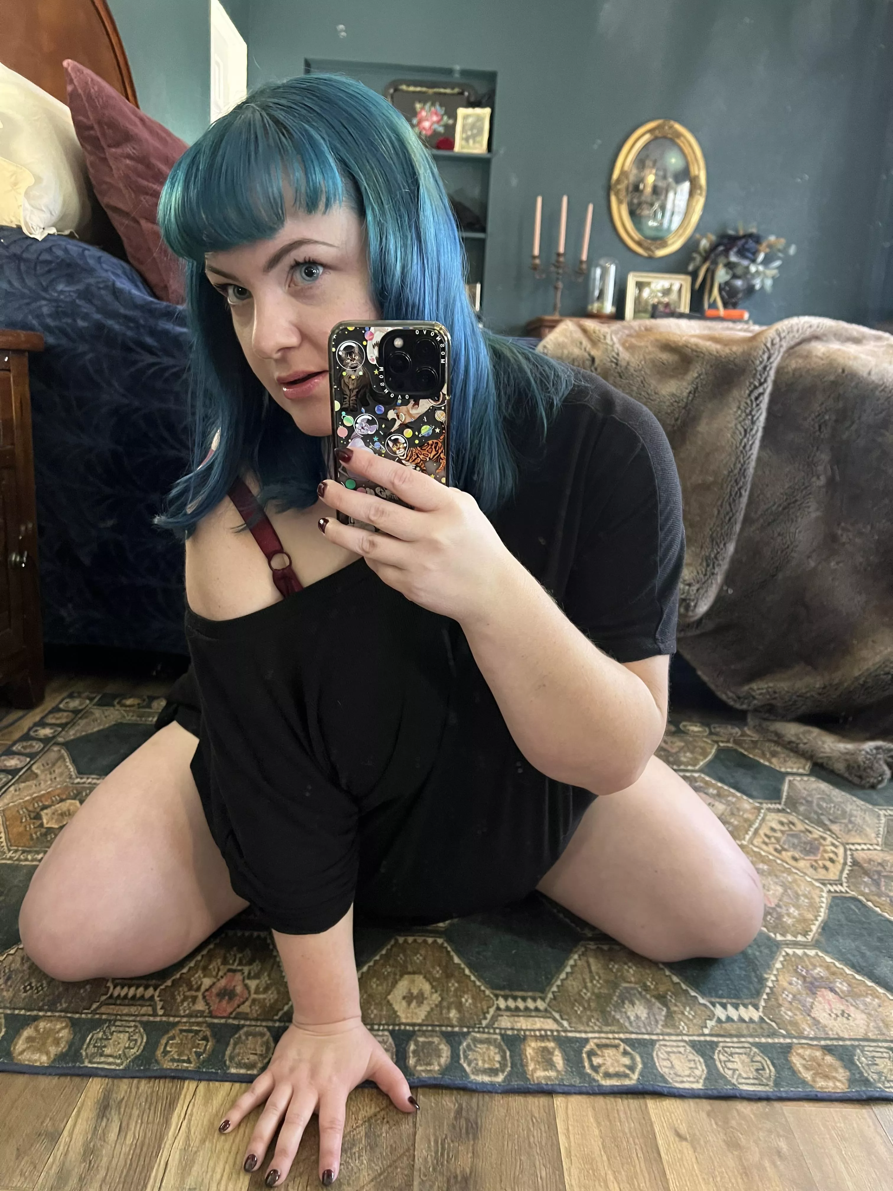 Little pre-workout mirror selfie 🤳