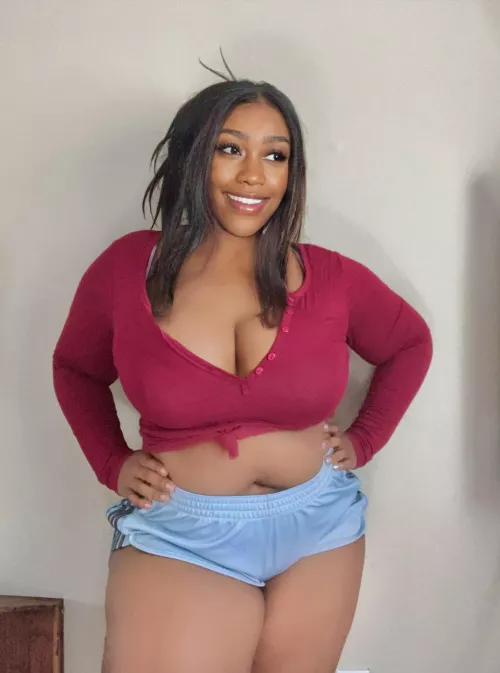 mood when my DMs blow up on V Day🙄😁💕