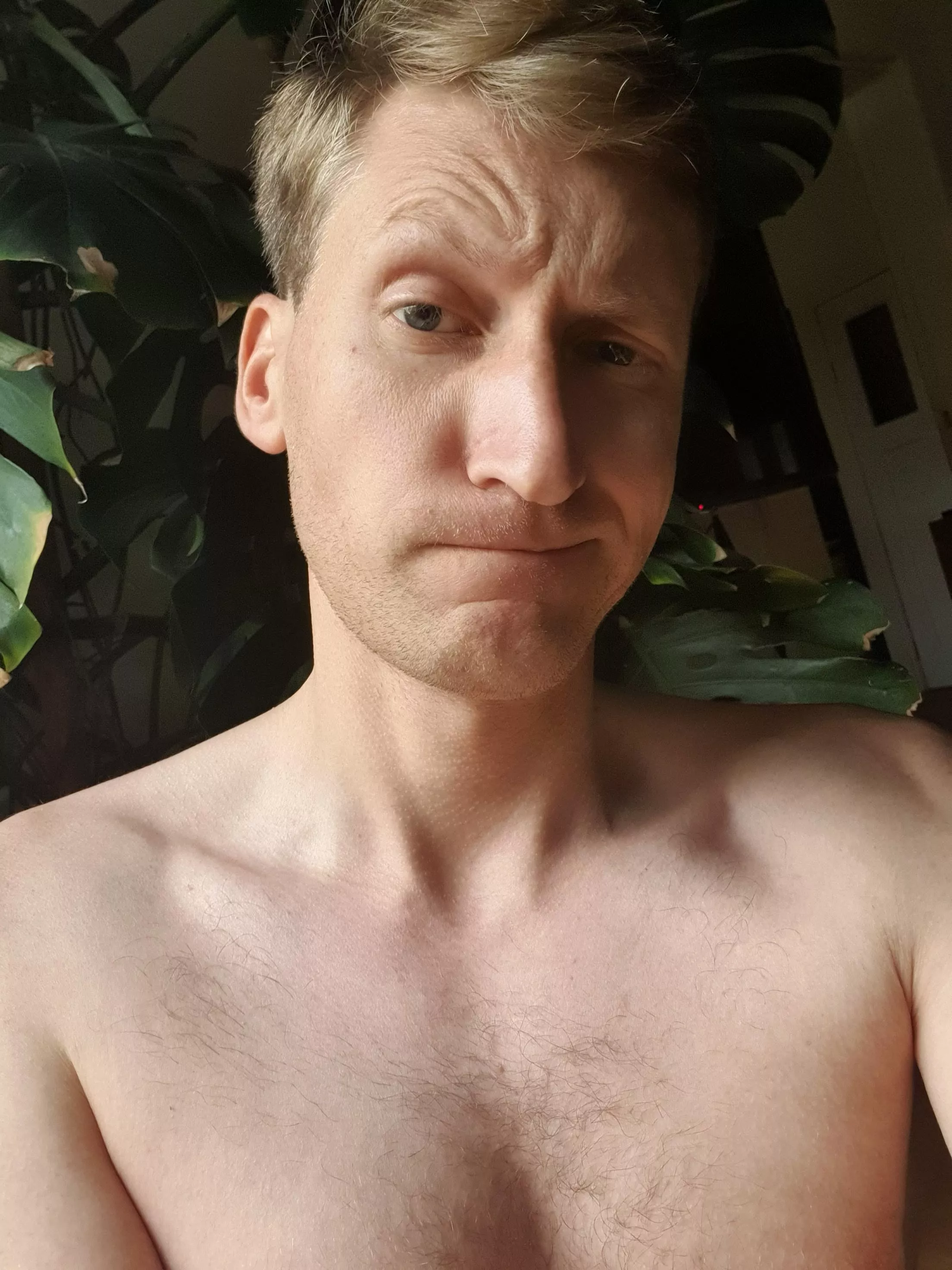 Pov: me questioning myself - my gut led me to become a freelancer. still growing into this new life path. don't doubt yourself (too much😆)