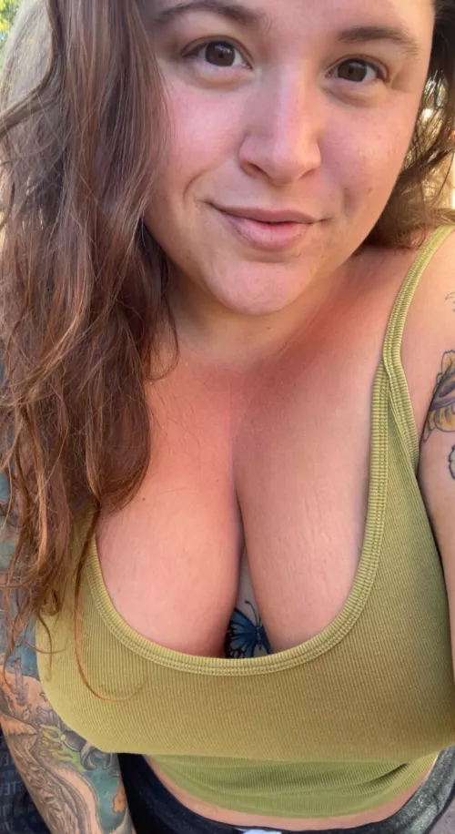 start your day off with this BBW stoner covered in tattoos!