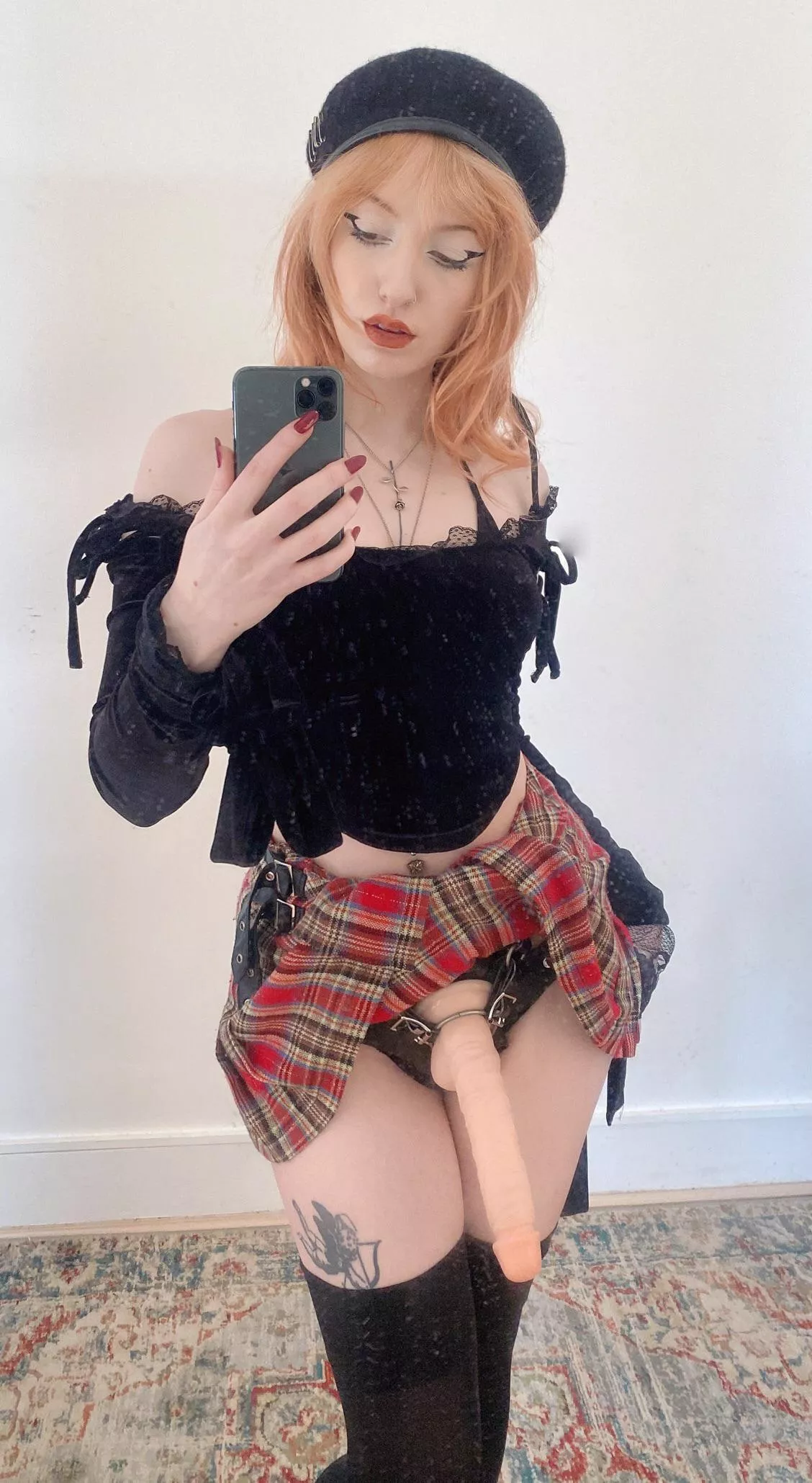 You look like you’re beggin for a peggin [domme]