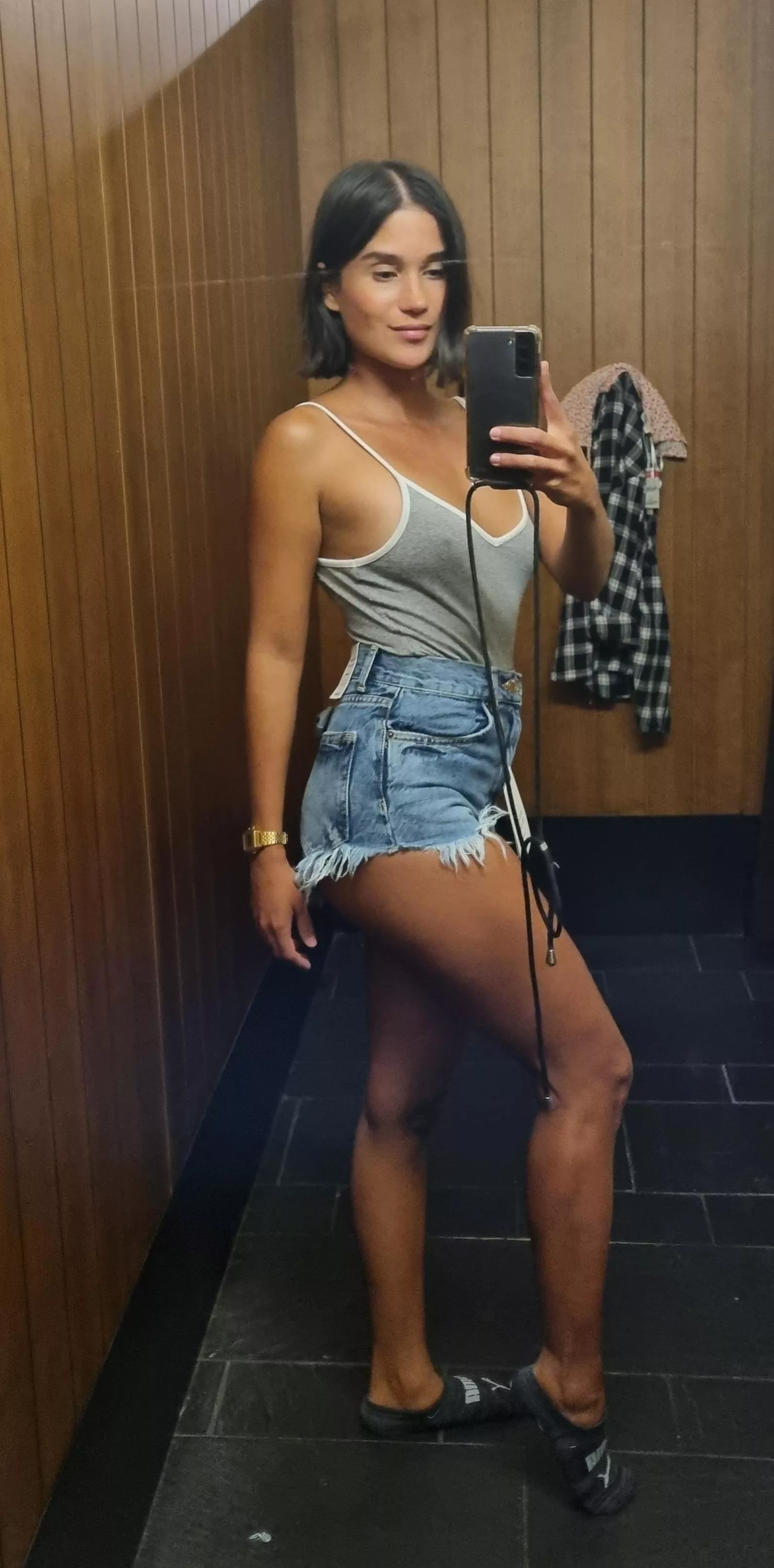 you'd like to kiss a milf latina like me?