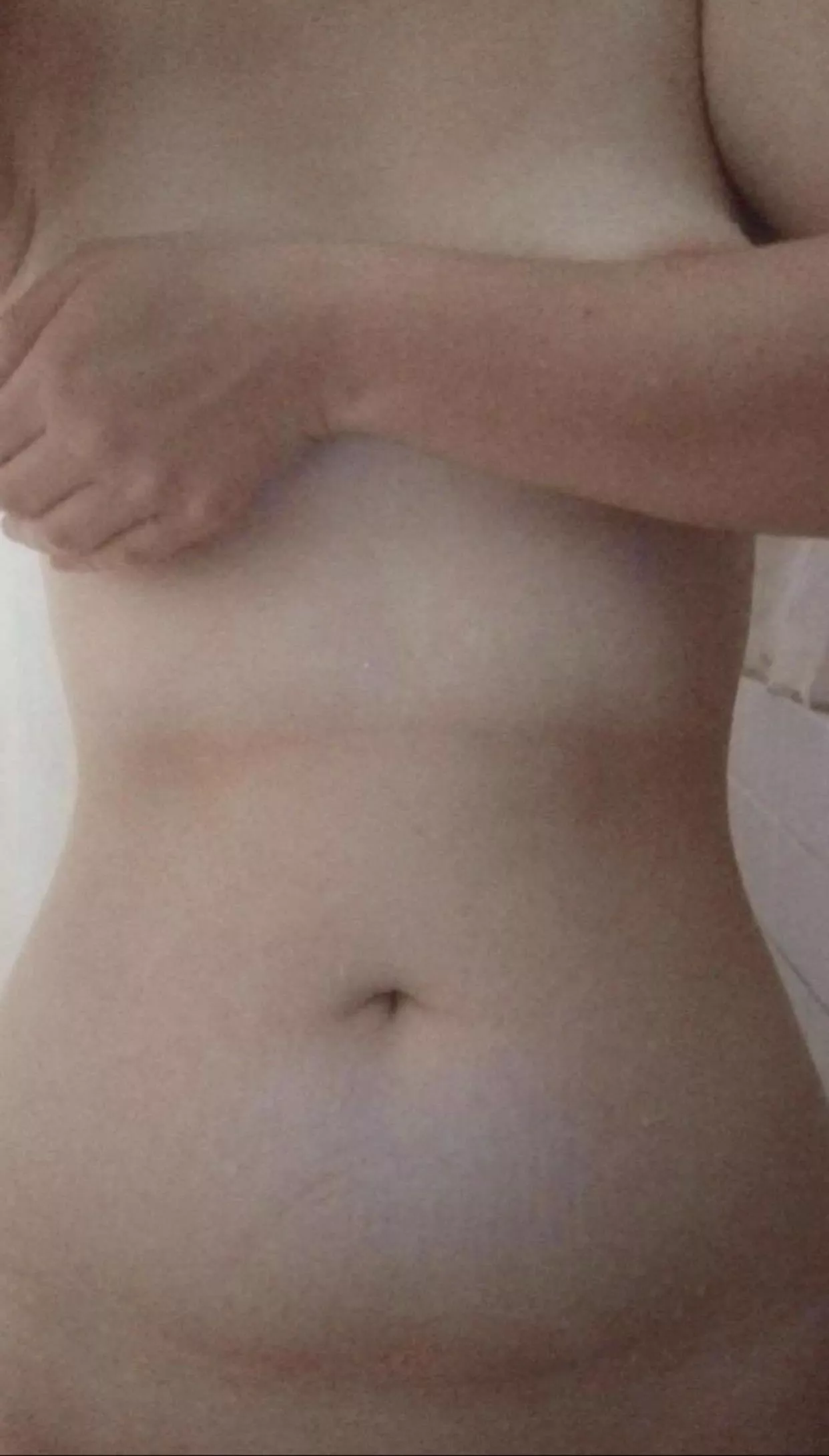 18f 5’5” 130lbs ignore the tummy crease please