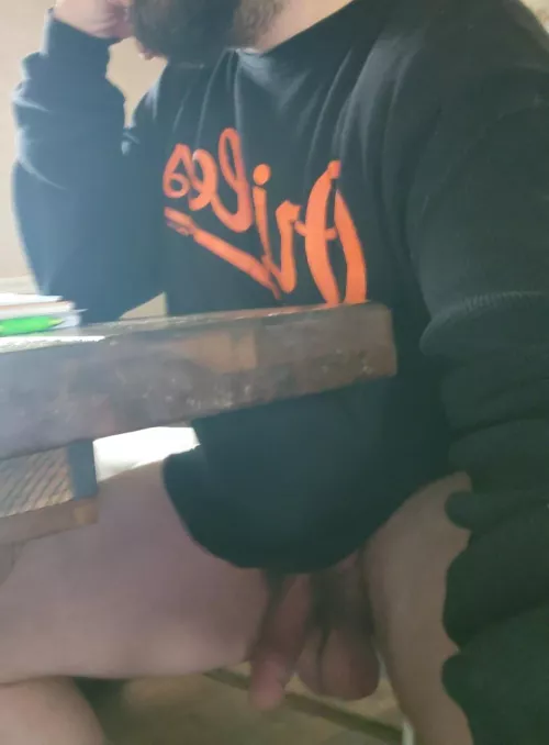 [32] zoom meetings from home just hit different..