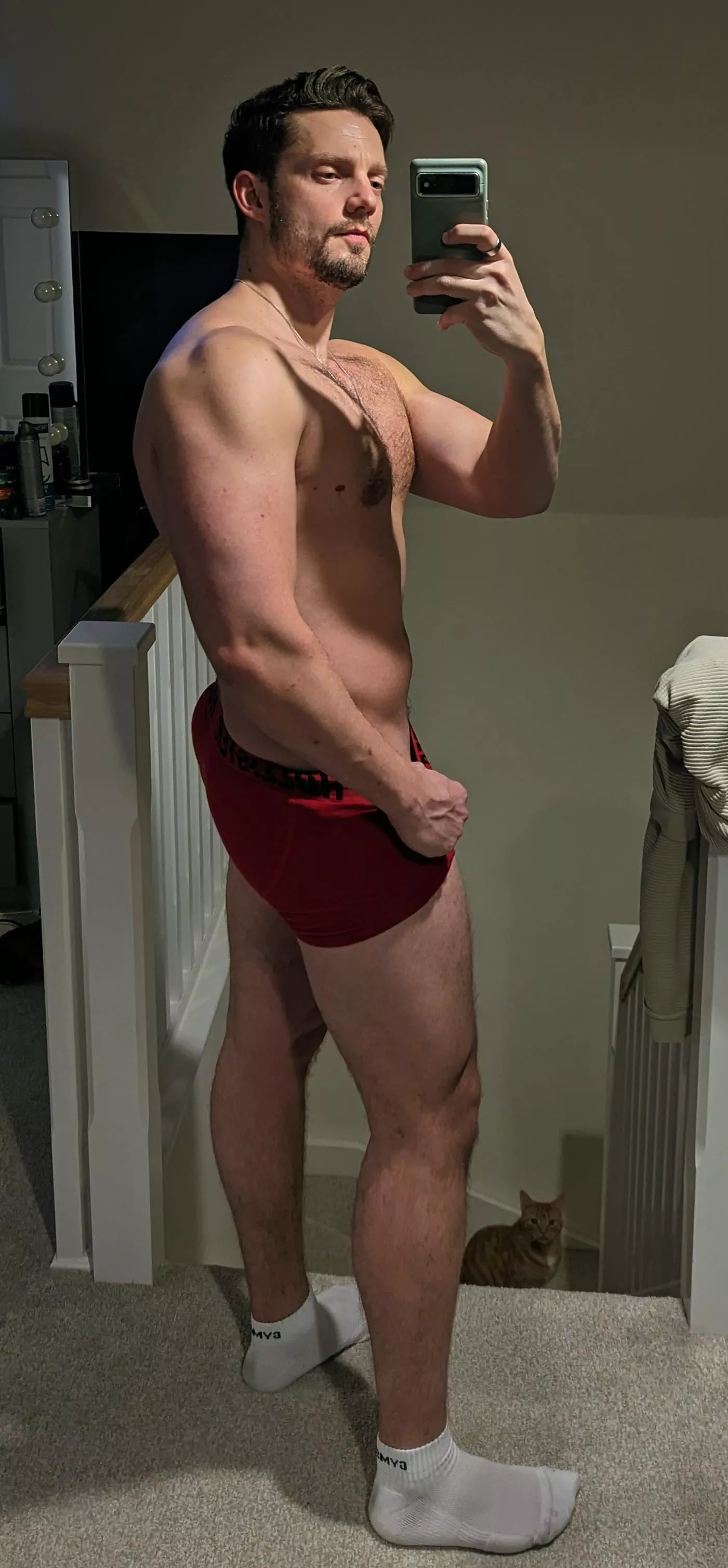 (36) This picture is so bad even my cat is judging me