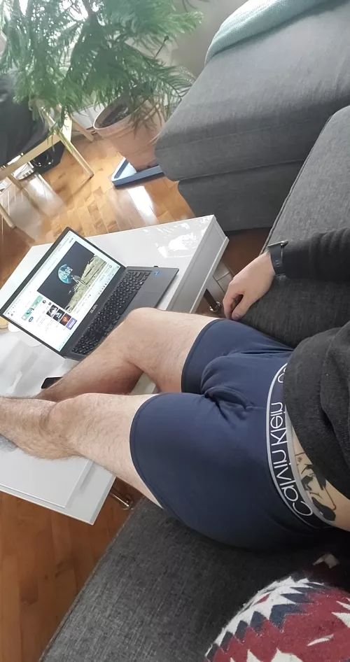 All alone today, could use a bro to help me study biology