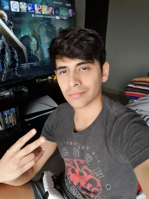 anyone here loves rpg games? anyone to co-op in warzone 😎