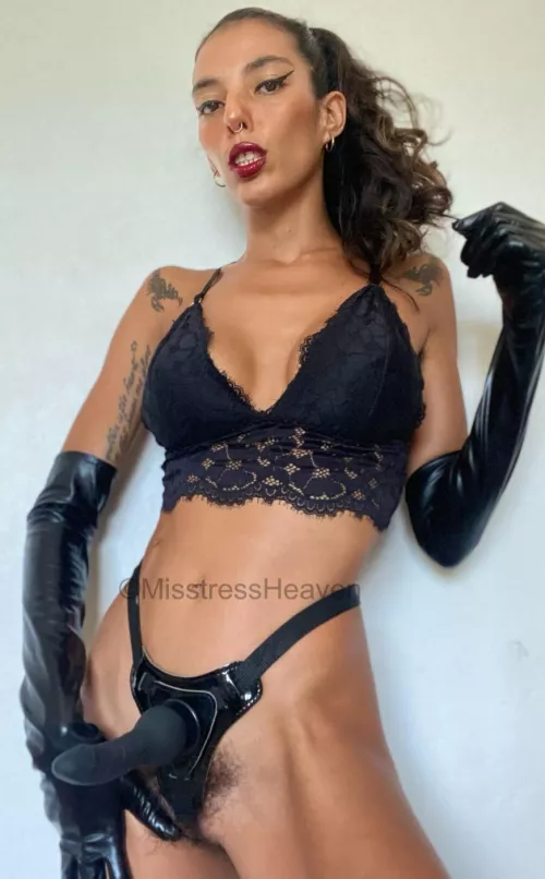 Are you able to sit after playing me n my strap ?