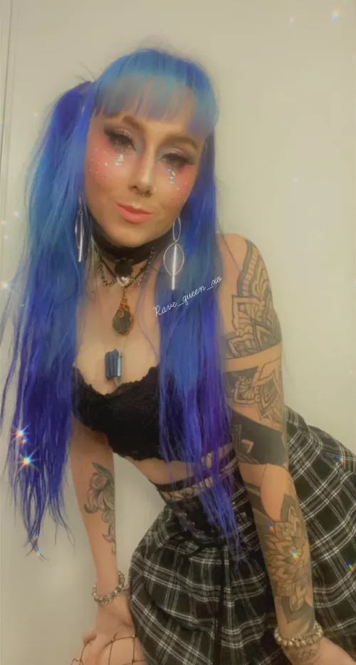 Ashnikko cosplay to a rave? 😍✨