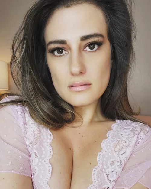 Come give mommy a kiss 💋