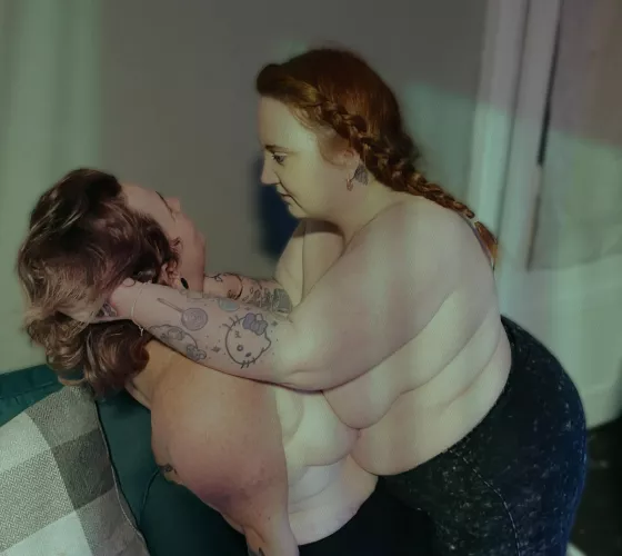 could you handle 2 BBWs? 😏